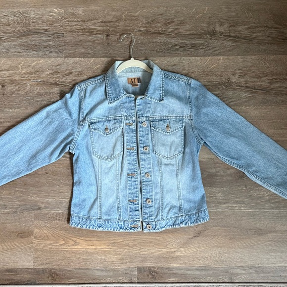 AT Denium Jackets & Blazers - AT DENIM - (ANN TAYLER) Vintage Y2K Jean Jacket, Classic, Light Wash, Size M